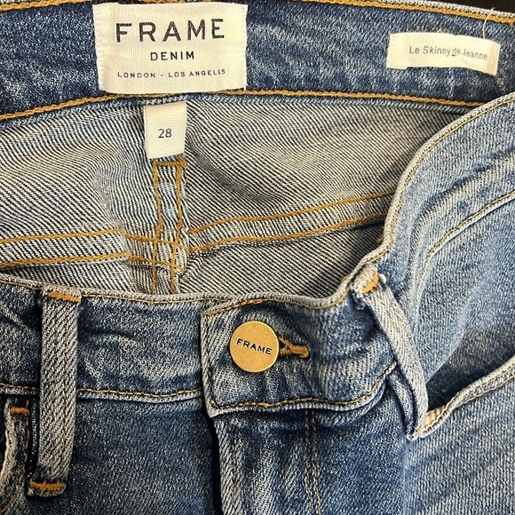 FRAME Le Skinny de Jeanne Distressed Jeans in Blackett Lane Size 28 - Picture 8 of 9